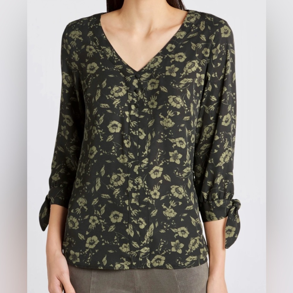 FORTUNE + IVY
Collyn Mixed Material Blouse